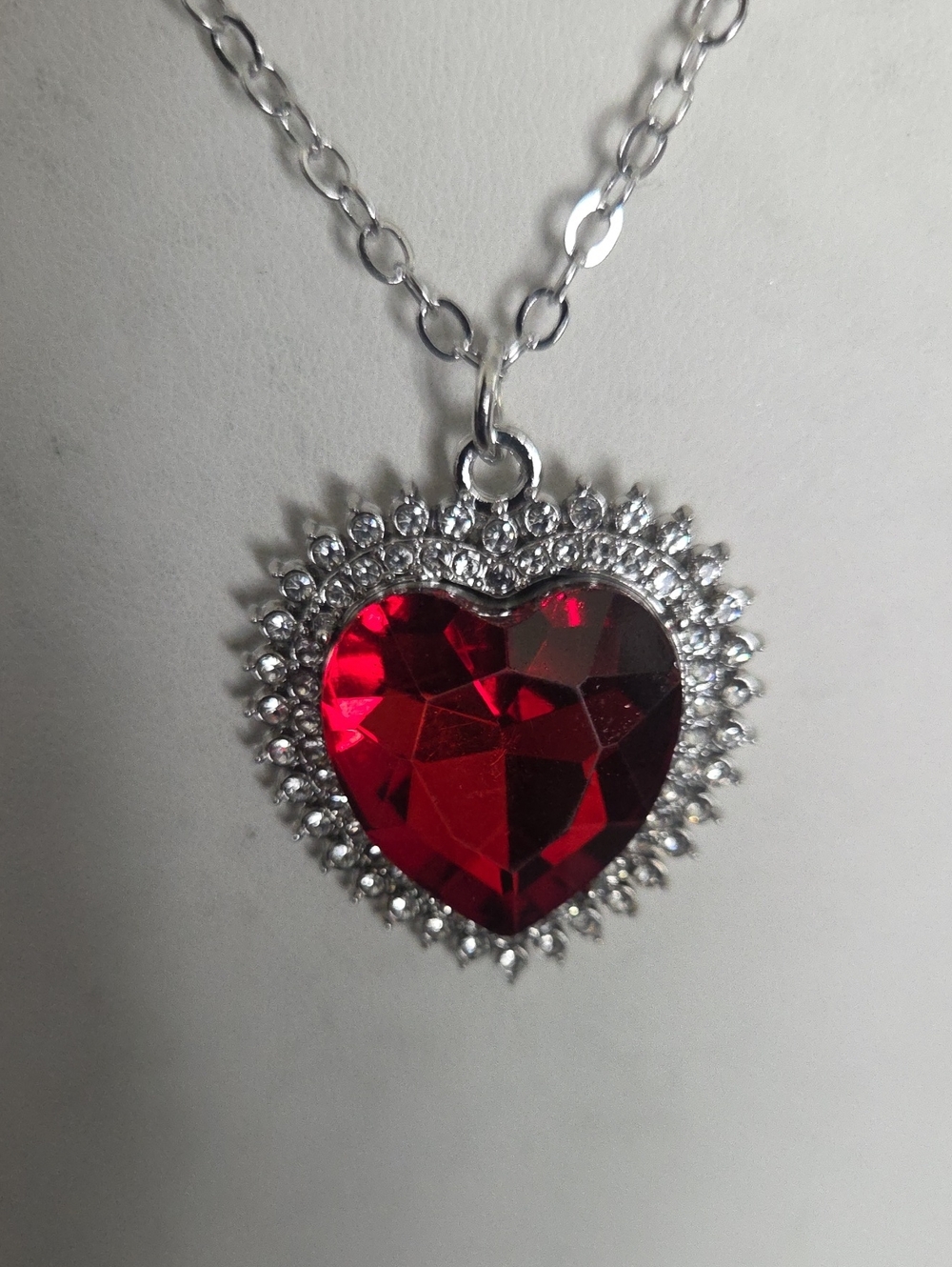 Paparazzi Sweetheart Stroll Red Necklace NWT